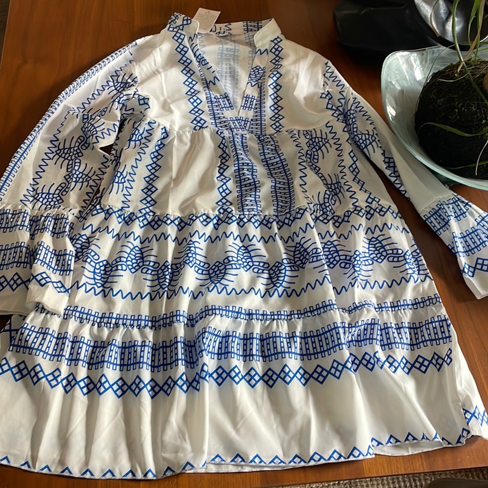 Size small, summertime flowy dress or cover up for the beach